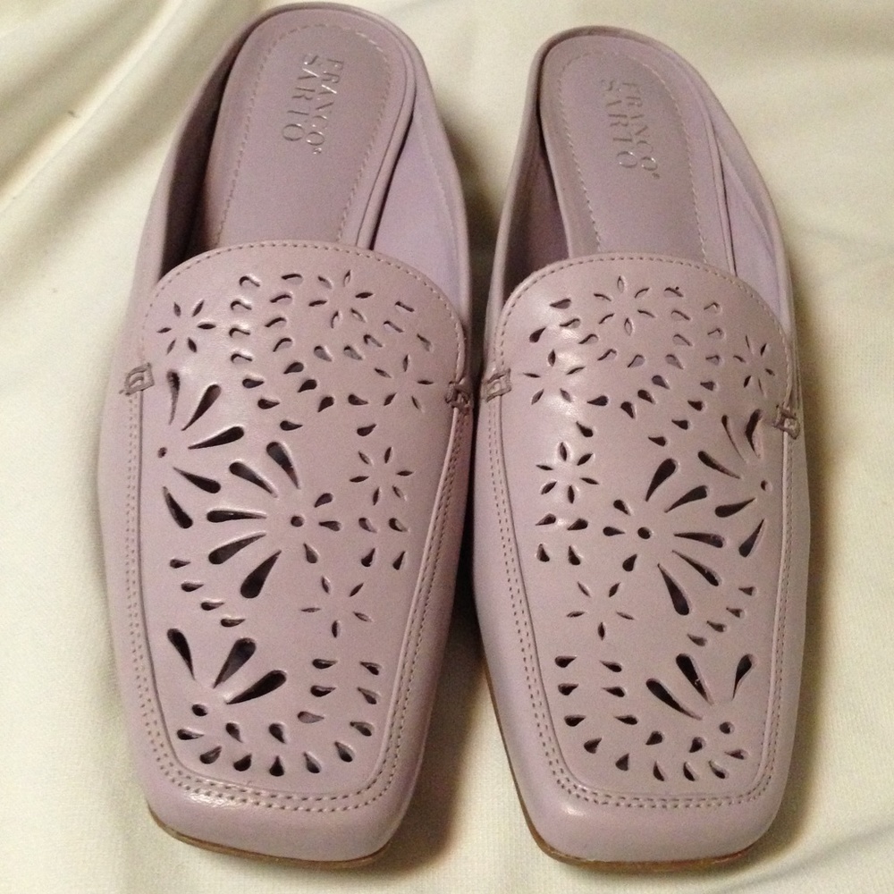 COPY - Franco Sarto lavender floral cut clog heels sz 10